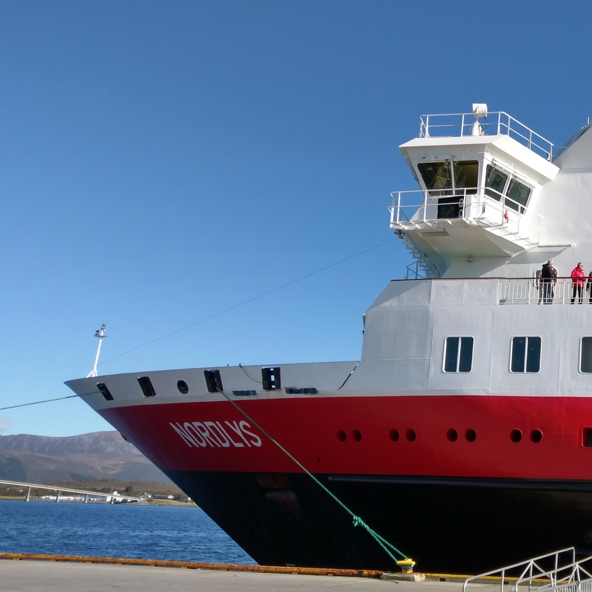 Hurtigruten, MS Nordlys i hamnen i Harstad