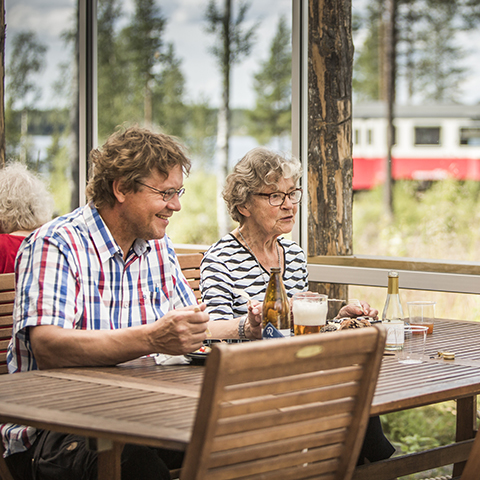 äter mat på Bergmans fisk i Vilhelmina