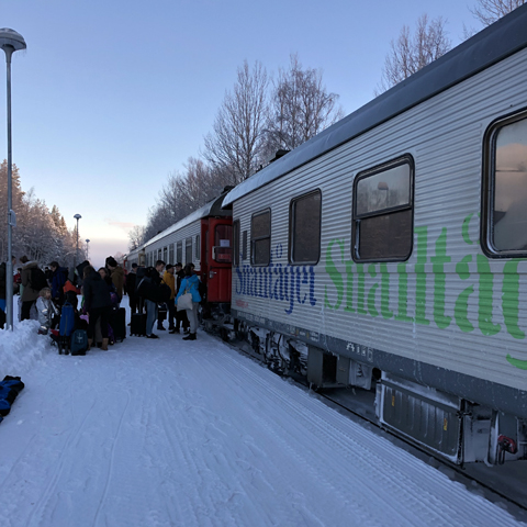 Snälltåget på Röjan statioin