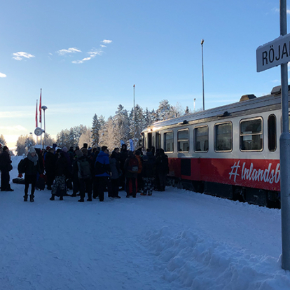 Snötåget ankommer Röjan